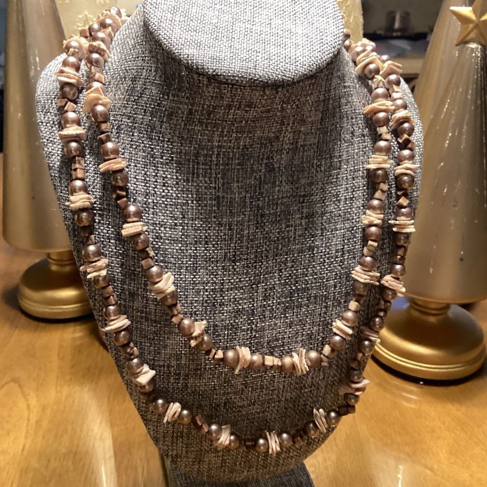 Faux Bronze Pearls an Shell Chips Organic Necklace - Picture 9 of 9